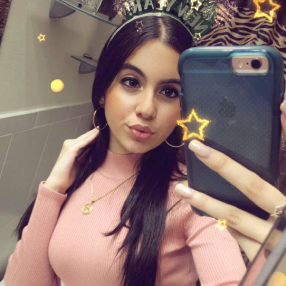 Meet your Posher, Karlita